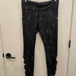 Lululemon 28" Leggings w/ Abstract Print + Ruched Detail - Size 12